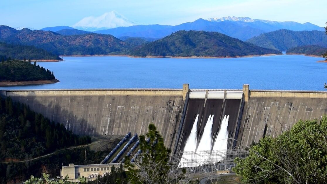 epic-drought-tests-hoover-dam-as-water-levels-in-lake-mead-plummet